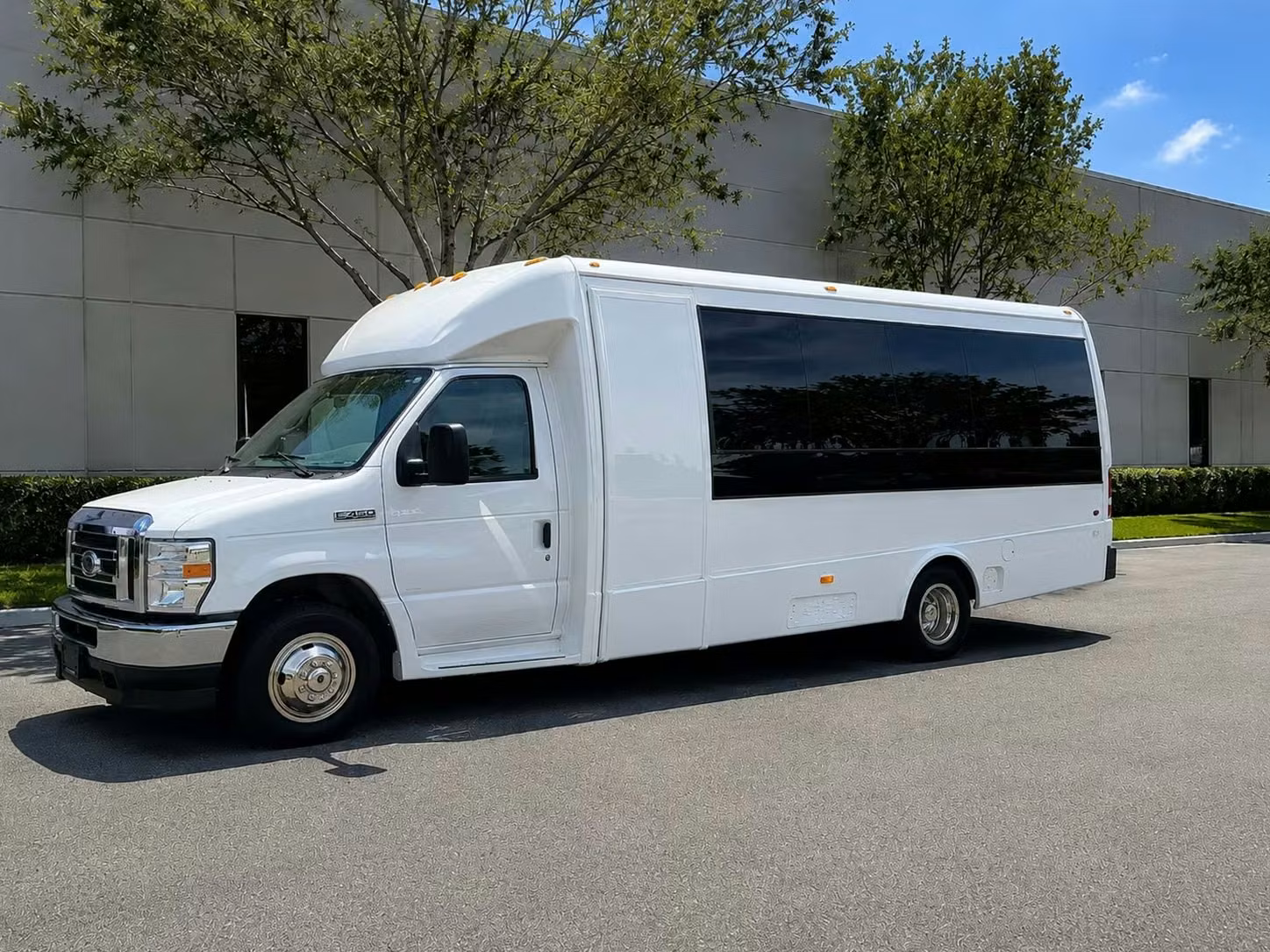 west melbourne 15 passenger minibus rental