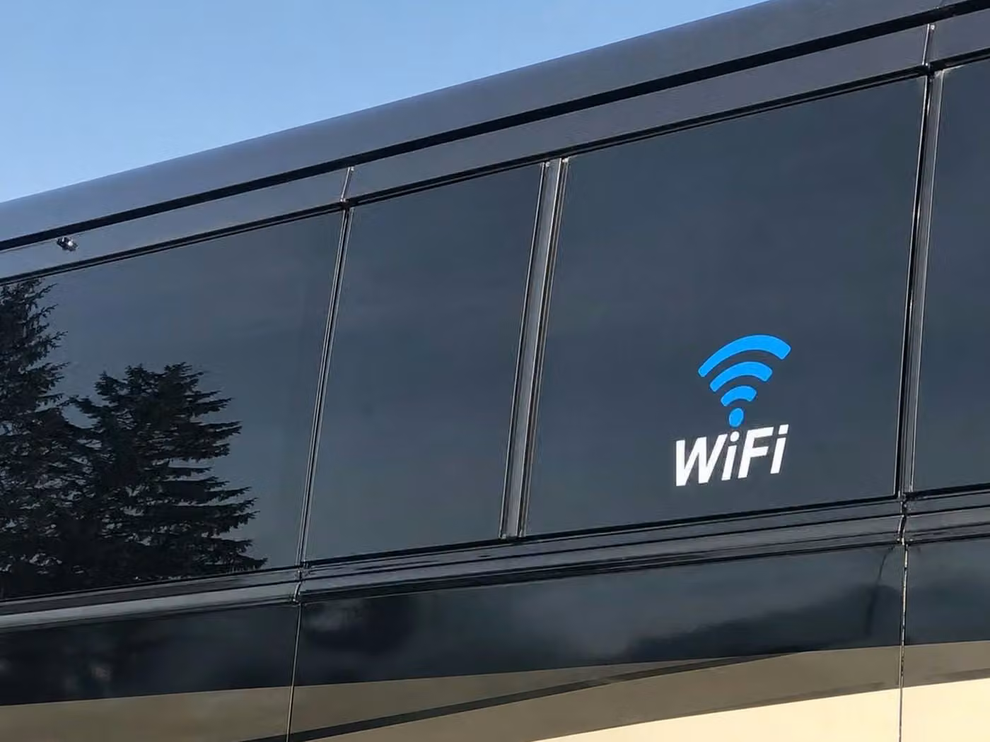 west melbourne 18 passenger minibus wifi