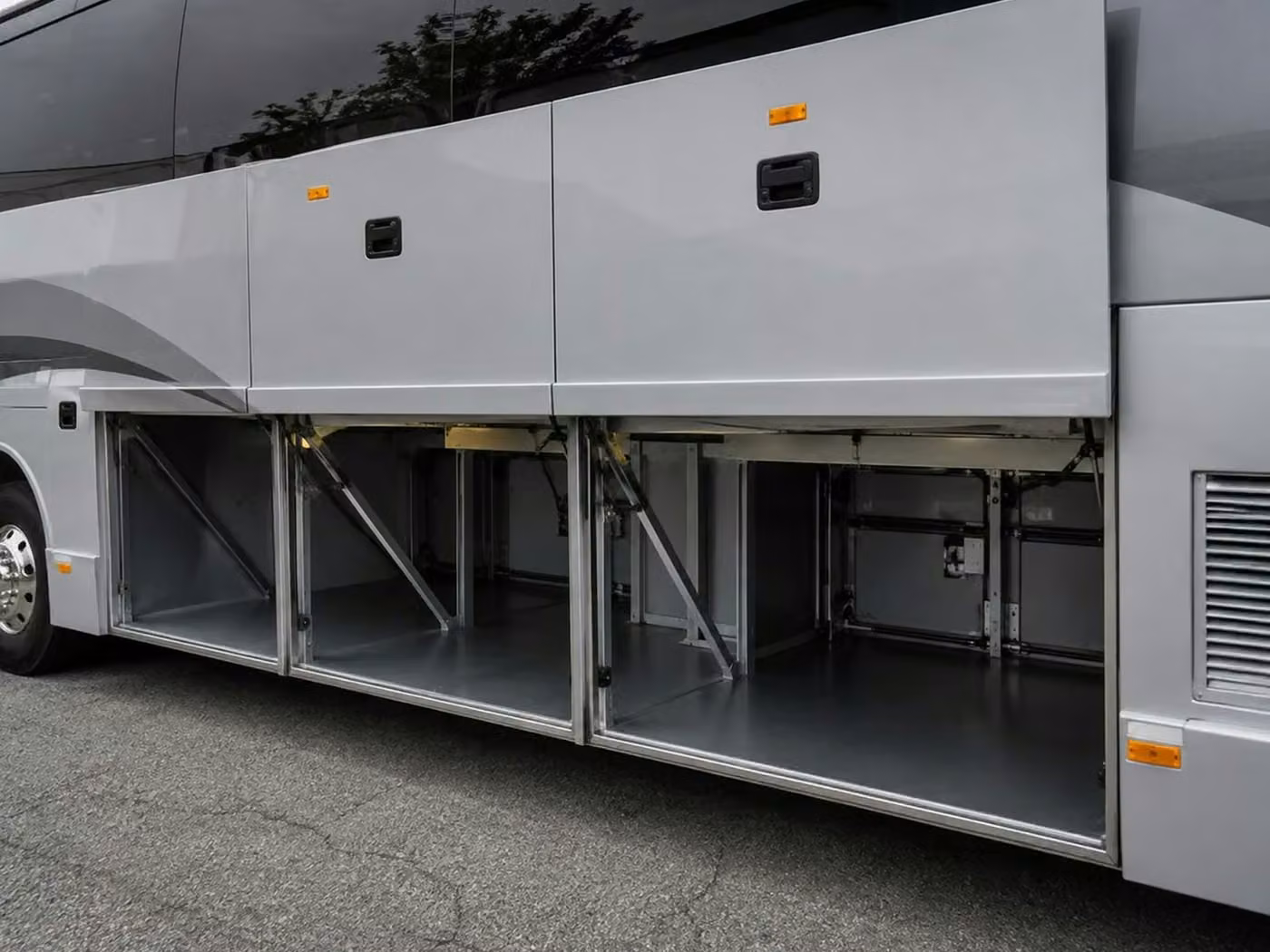 west melbourne 56 passenger charter bus luggage bays