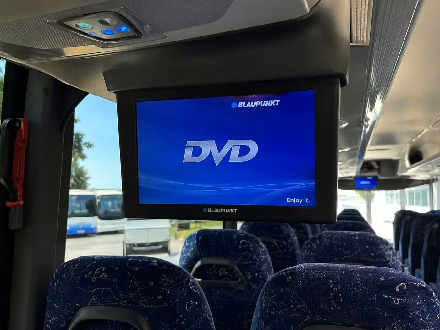 west melbourne 56 passenger charter bus tvs